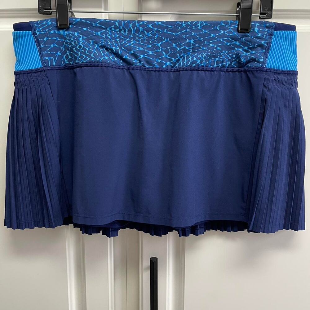 Lululemon size 10 medium